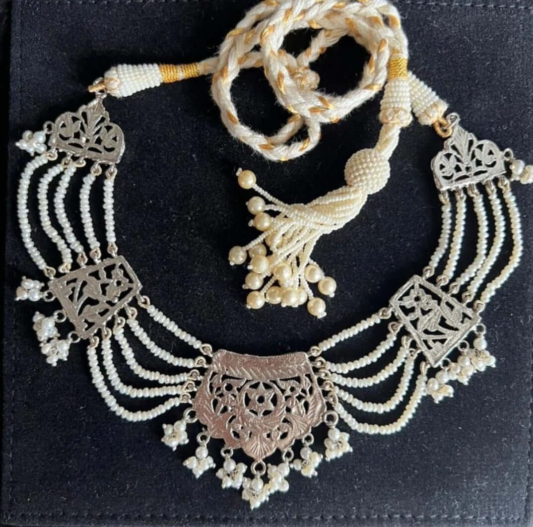 Choker 01